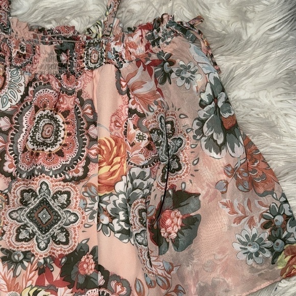 Trendy Amy Byer Top - Picture 4 of 5